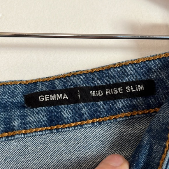 Buffalo David Bitton Gemma Mid Rise Slim Jeans Size 30 Medium Wash Straight Leg - Picture 5 of 10